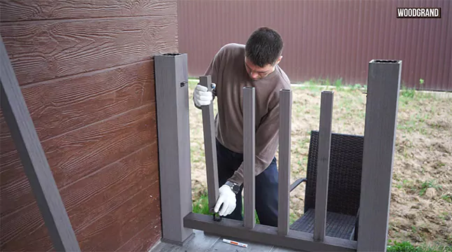 Правила и советы по монтажу ограждения из ДПК для террасы (этапы, нюансы, секреты)